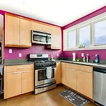 Walk Score 90!!-Historic Downtown District-2 Blocks To Famous Forsyth Park- Huge Private Patio-Private Parking