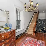Luxury Suite Overlooking Taylor Square - House On Taylor Square