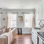Radiant Estate In Savannah