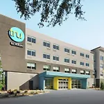 Tru By Hilton Savannah Midtown Ga