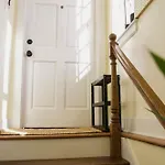 Charming 1885 Parlor Loft Downtown Savannah Stay