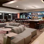 Courtyard By Marriott Savannah Midtown