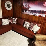The Cabin - 2 Bedroom 1 Ba Apt Near Downtown