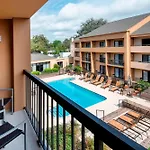 Courtyard By Marriott Savannah Midtown
