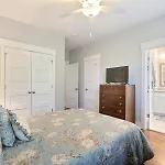 504 E Gwinnett