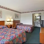 Days Inn Savannah - Oglethorpe Mall/Midtown