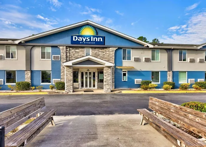 Days Inn By Wyndham Savannah Gateway I-95