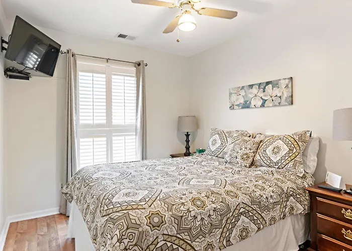 535 E Liberty Lane Carriage House