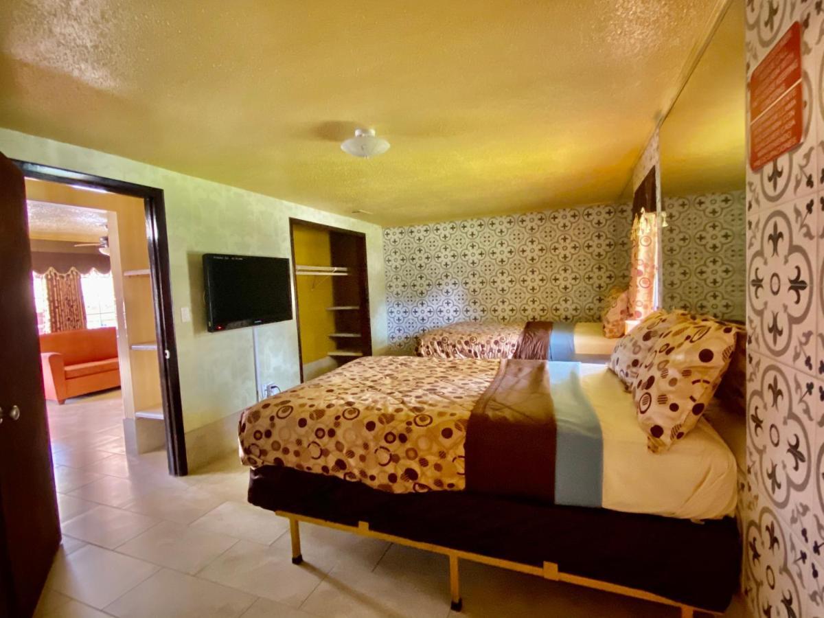 And Port Area Hotel