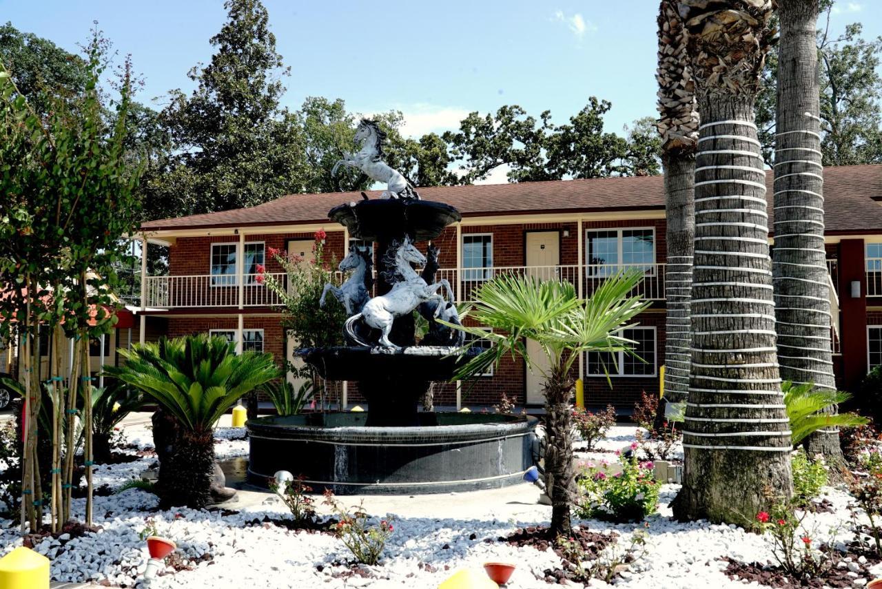Hotel And Port Area Savannah