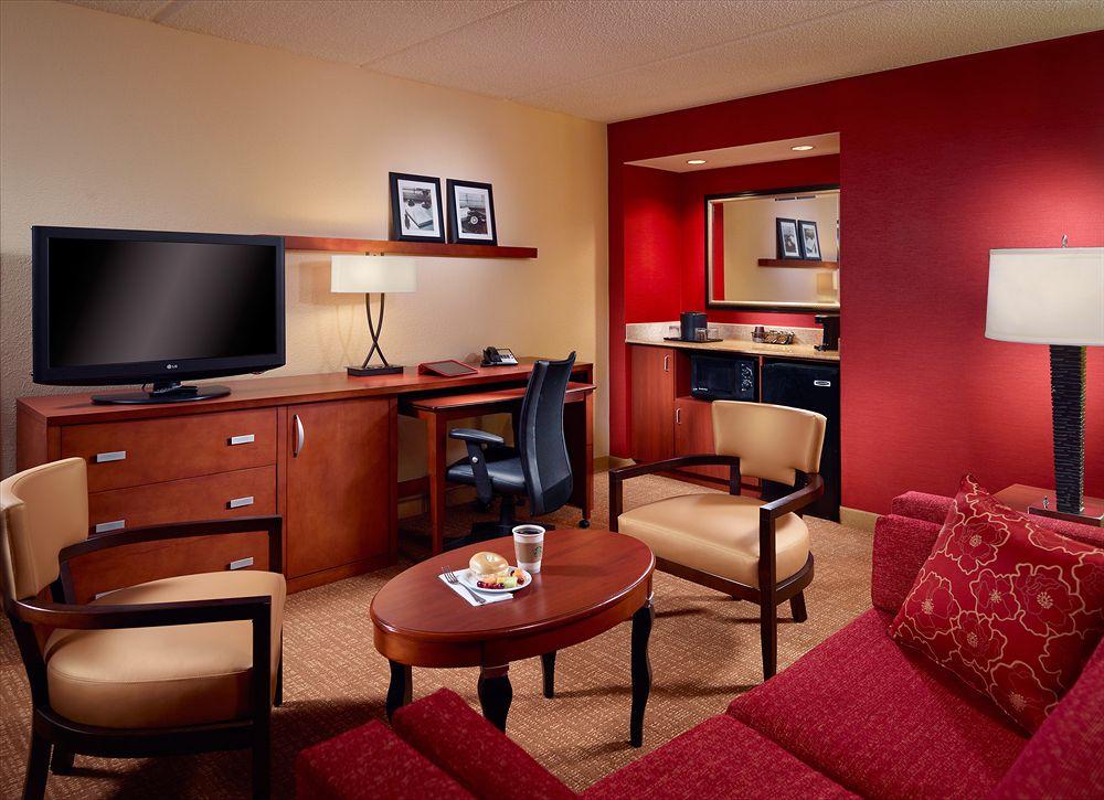 Courtyard By Marriott Midtown Savannah