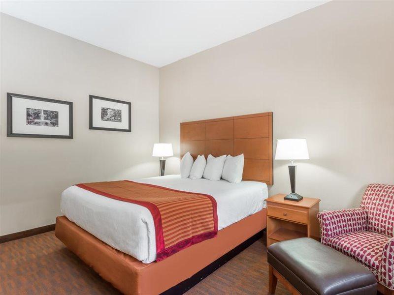 Baymont By Wyndham Savannah/garden Hotel