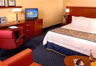 Hotel Courtyard By Marriott Midtown Savannah