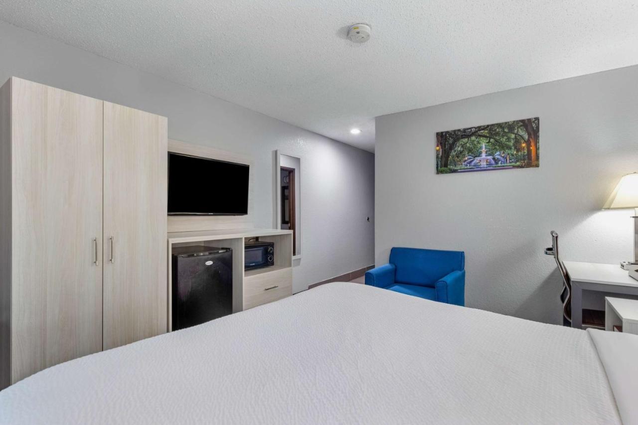 Hotel Days By Wyndham Gateway I-95