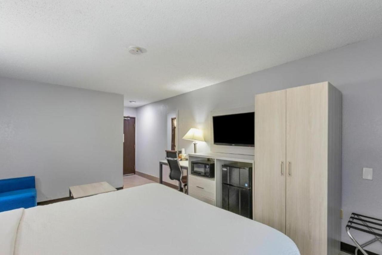 Days By Wyndham Gateway I-95 Hotel 2*