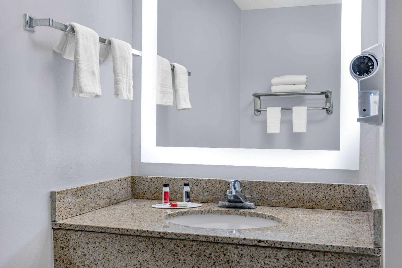 Days & By Wyndham Midtown Motel 2*