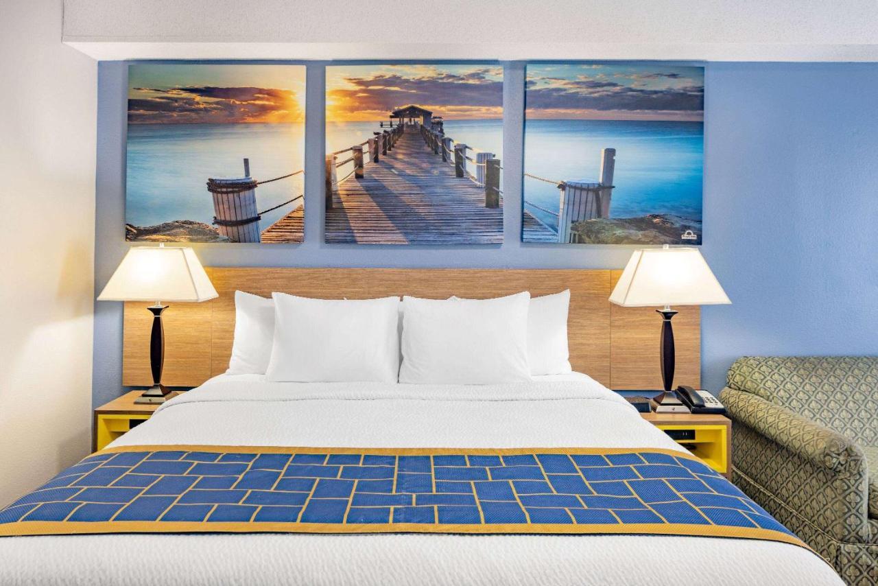 Days & By Wyndham Midtown 2*