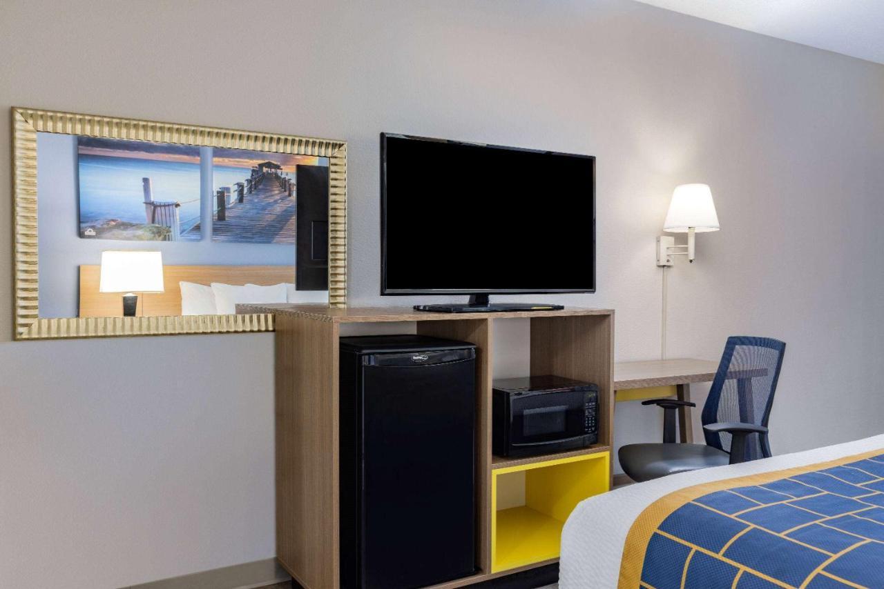 Motel Days & By Wyndham Midtown Savannah