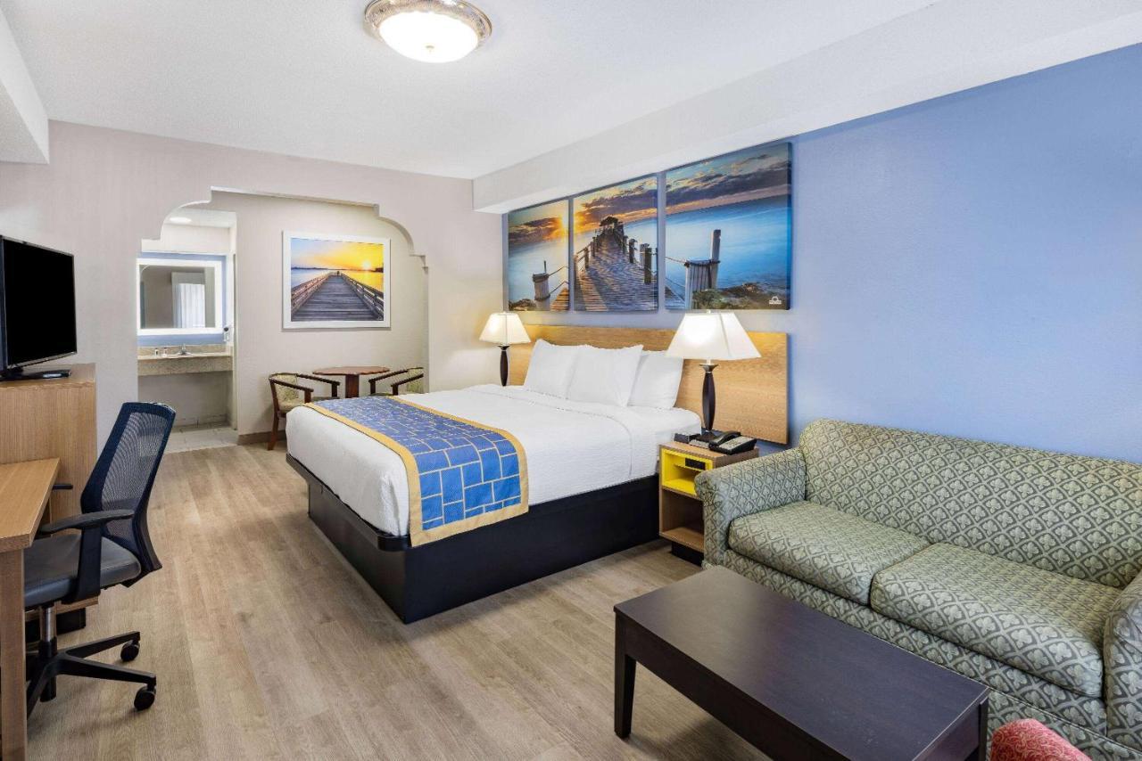 Days & By Wyndham Midtown Motel