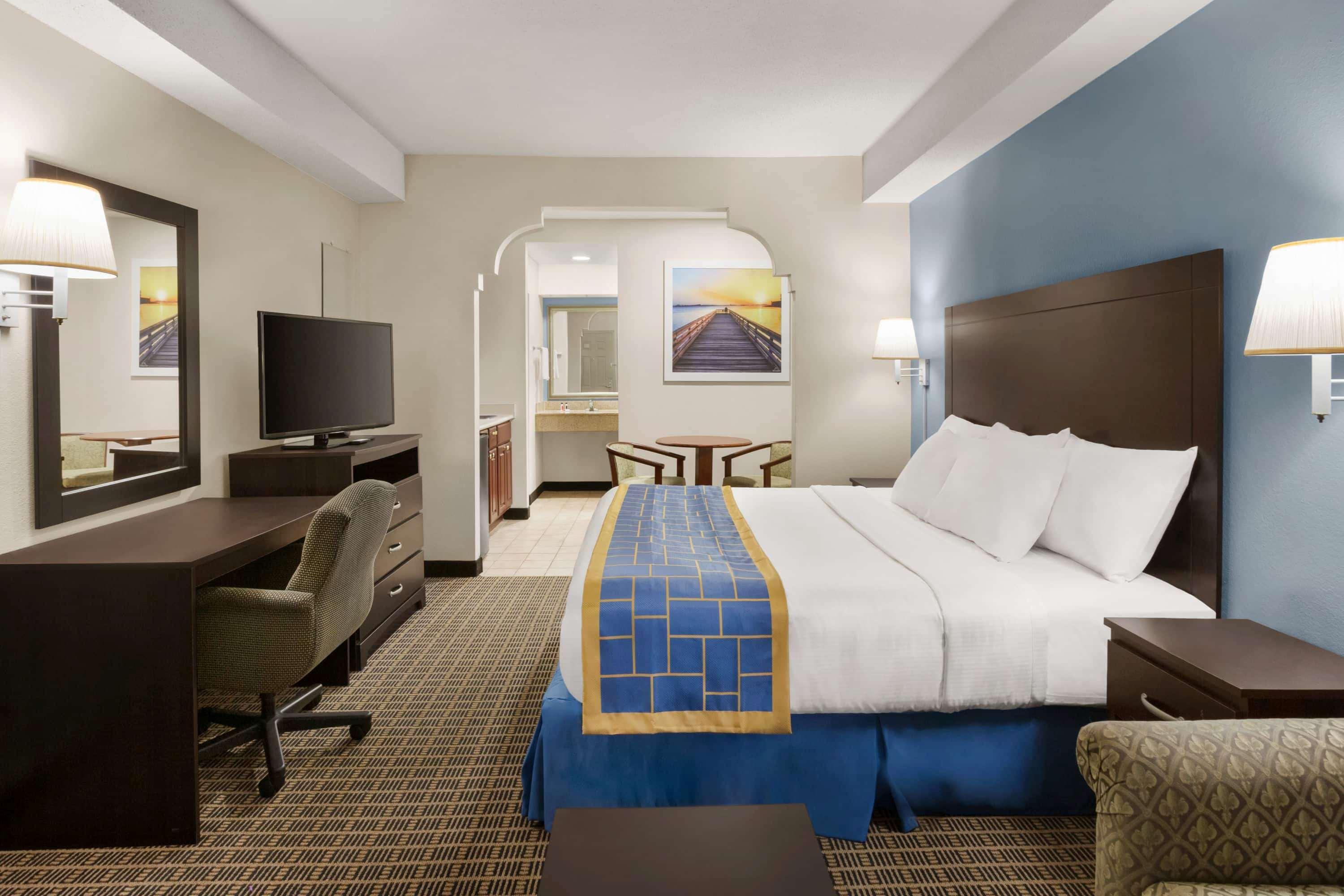 Days & By Wyndham Midtown Motel 2*