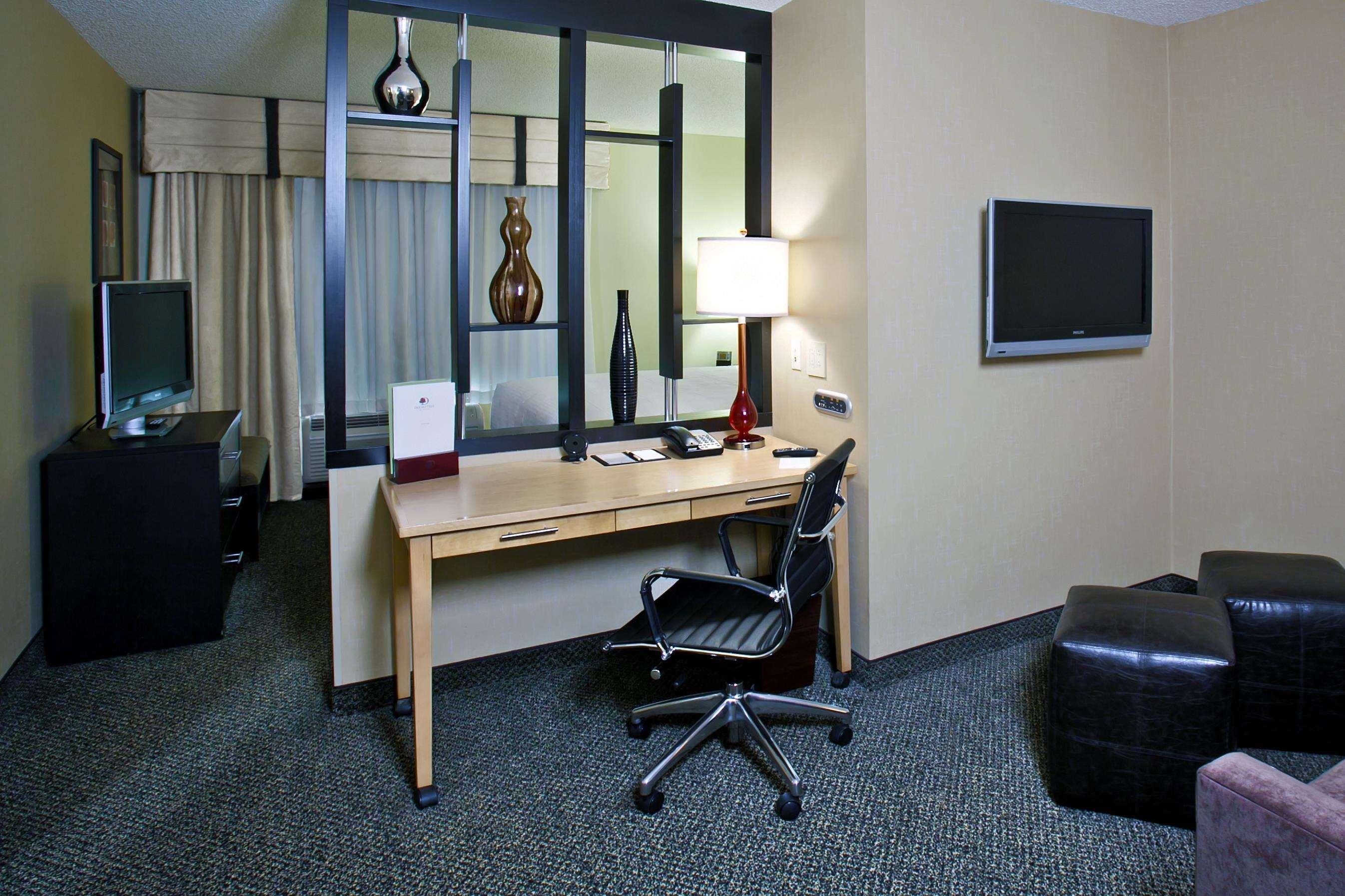 Doubletree By Hilton Airport Hotel 4*