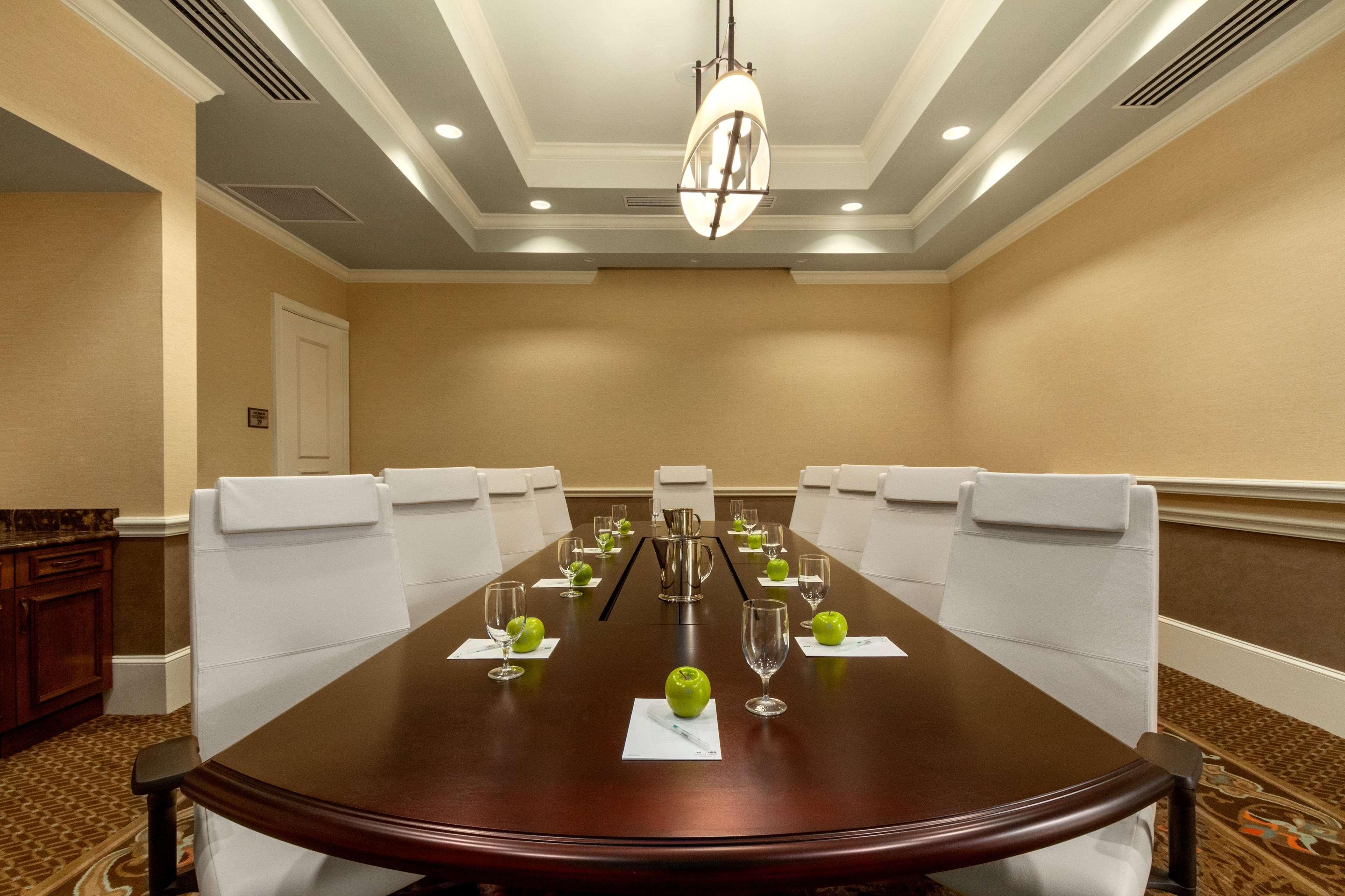 Hotel Embassy Historic District 4*