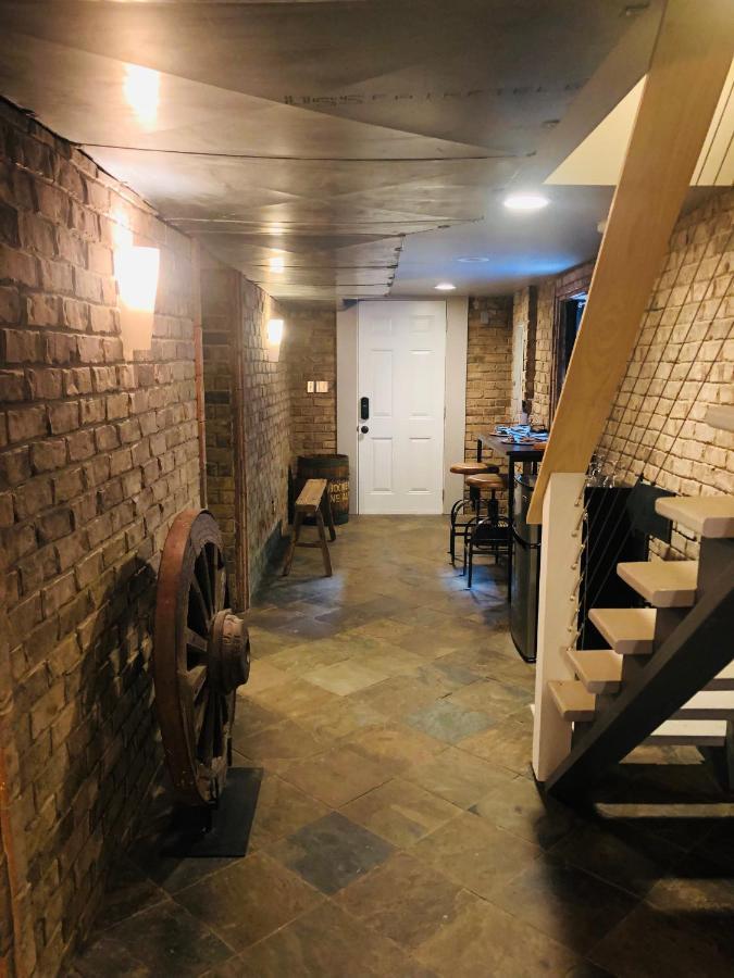 Sojourn - Time Travelers Retreat 1853 Savannah