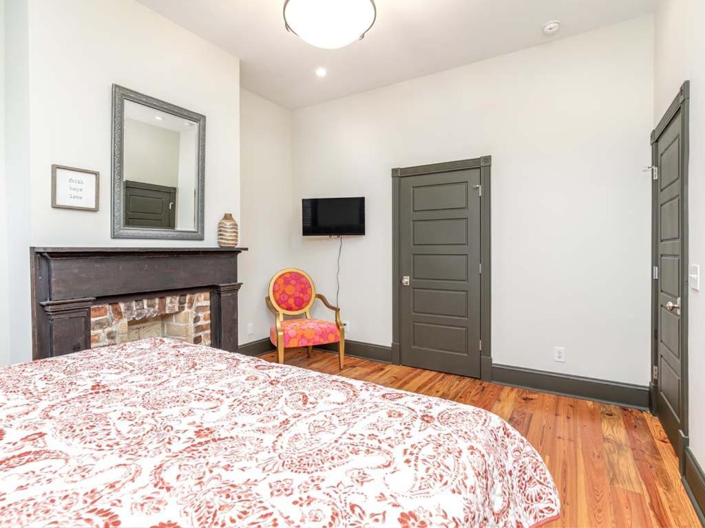 Waldburg Terrace * Savannah