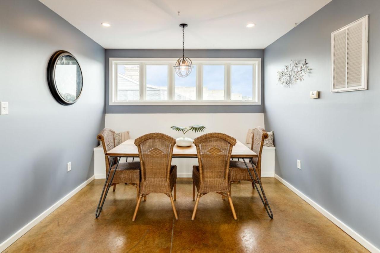 Historic Downtown Patio Retreat Holiday home