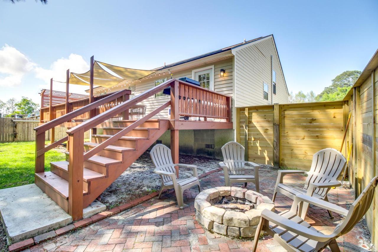 Holiday home Cheerful Vacation With Fire Pit!