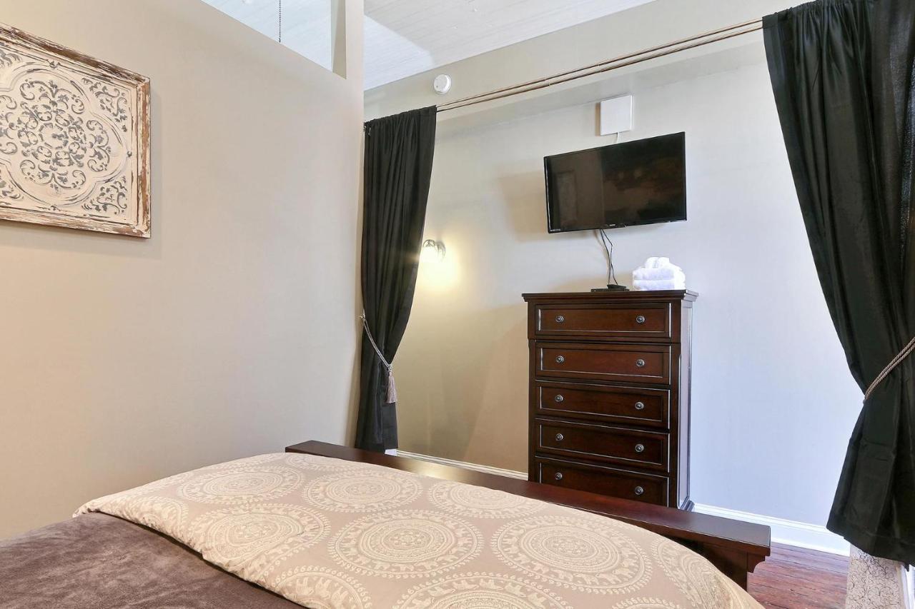 Broughton Hideaway Apartment Savannah