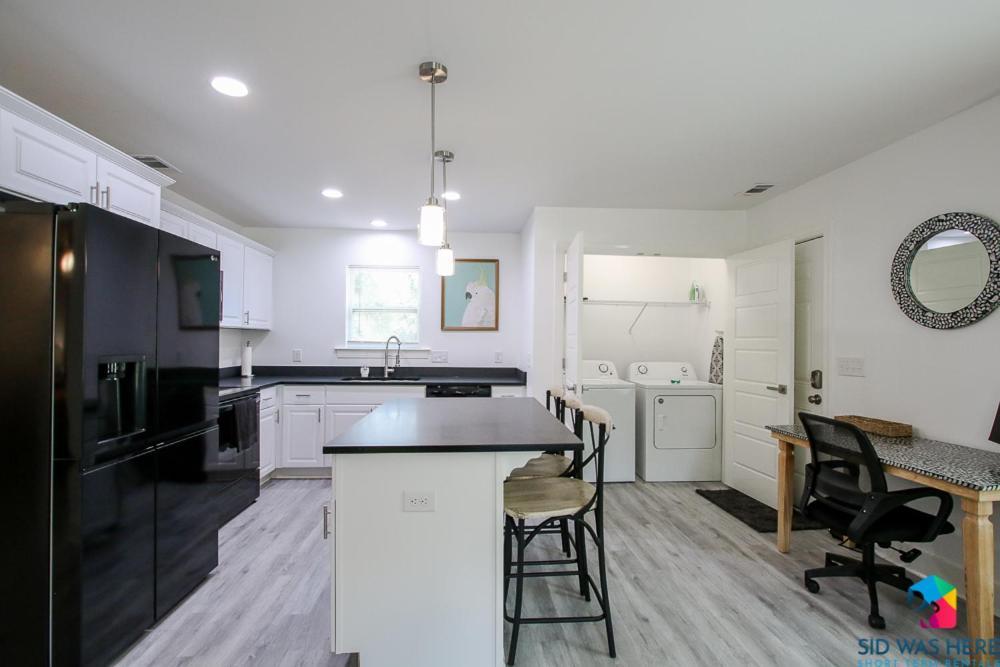 Perchcozy, Quiet Home Close To Sav, I-95 Pets Holiday home Savannah
