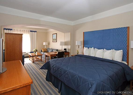 Spark By Hilton Airport 2*