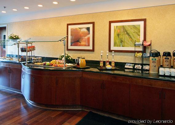 Spark By Hilton Airport Hotel 2*
