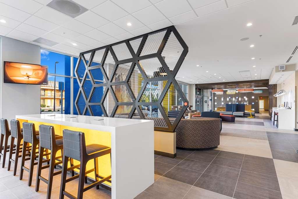 Glo Western Savannah-gateway I-95 Hotel