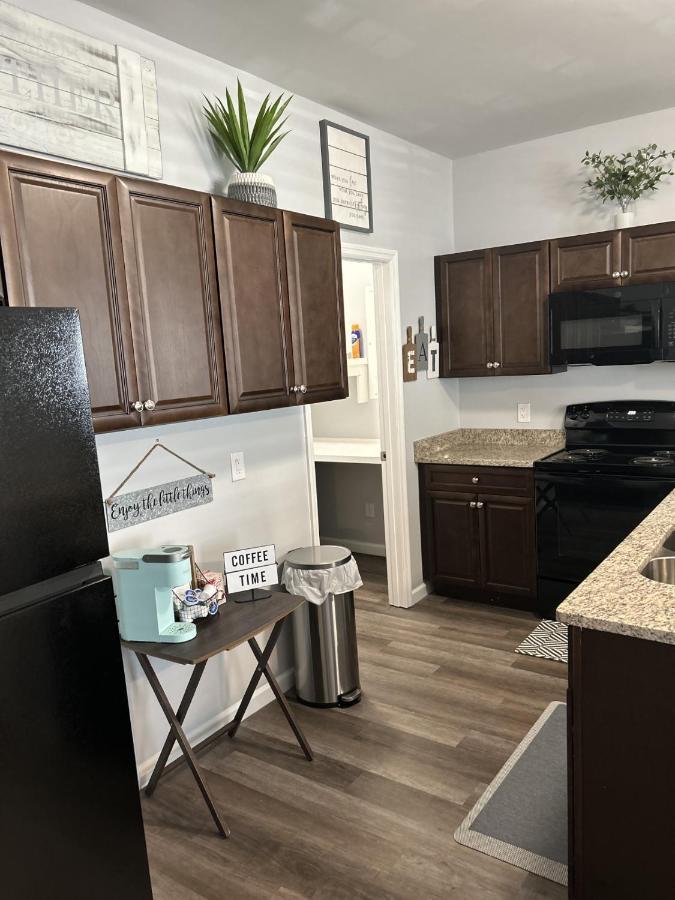 Favored Apartment Savannah