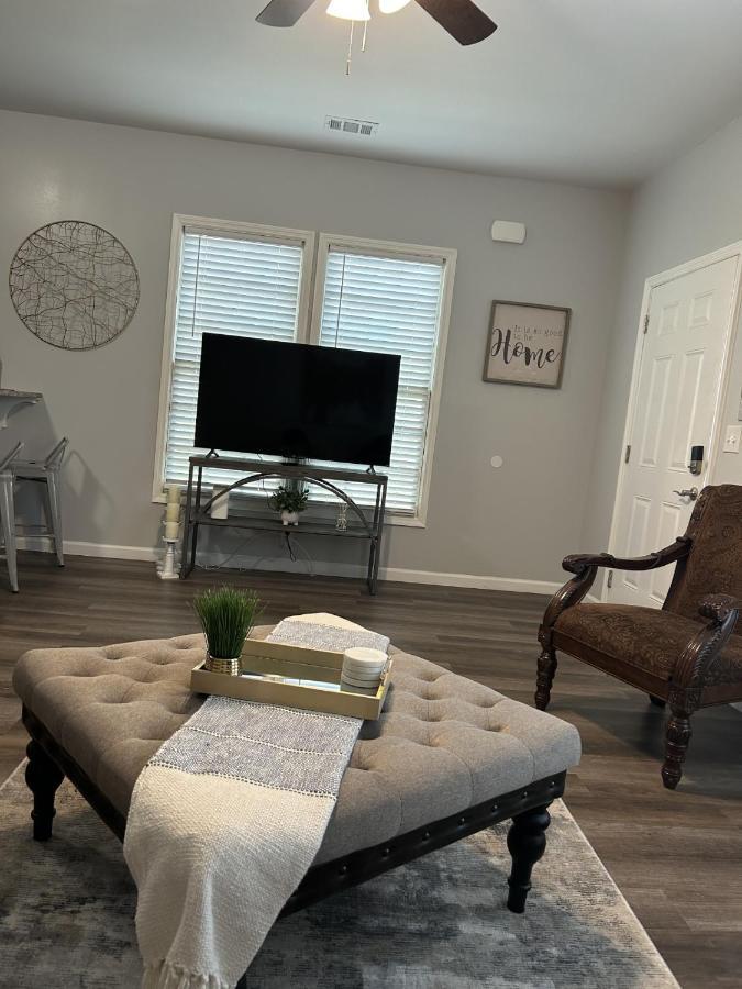 Apartment Favored Savannah