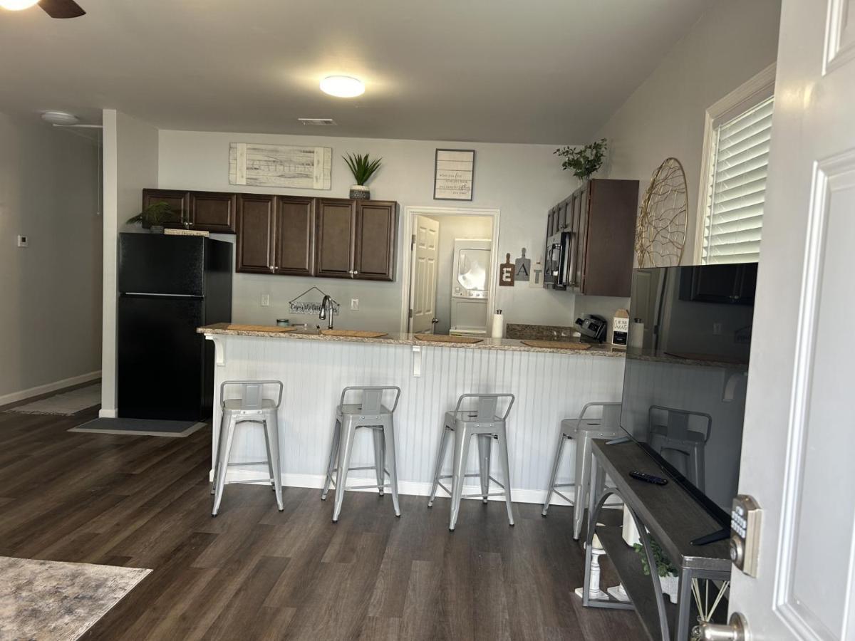 Favored Apartment Savannah