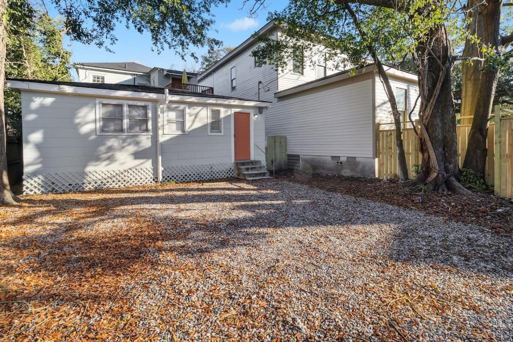 5 Min Drive To Downtown! Modern 3br In Savannah!