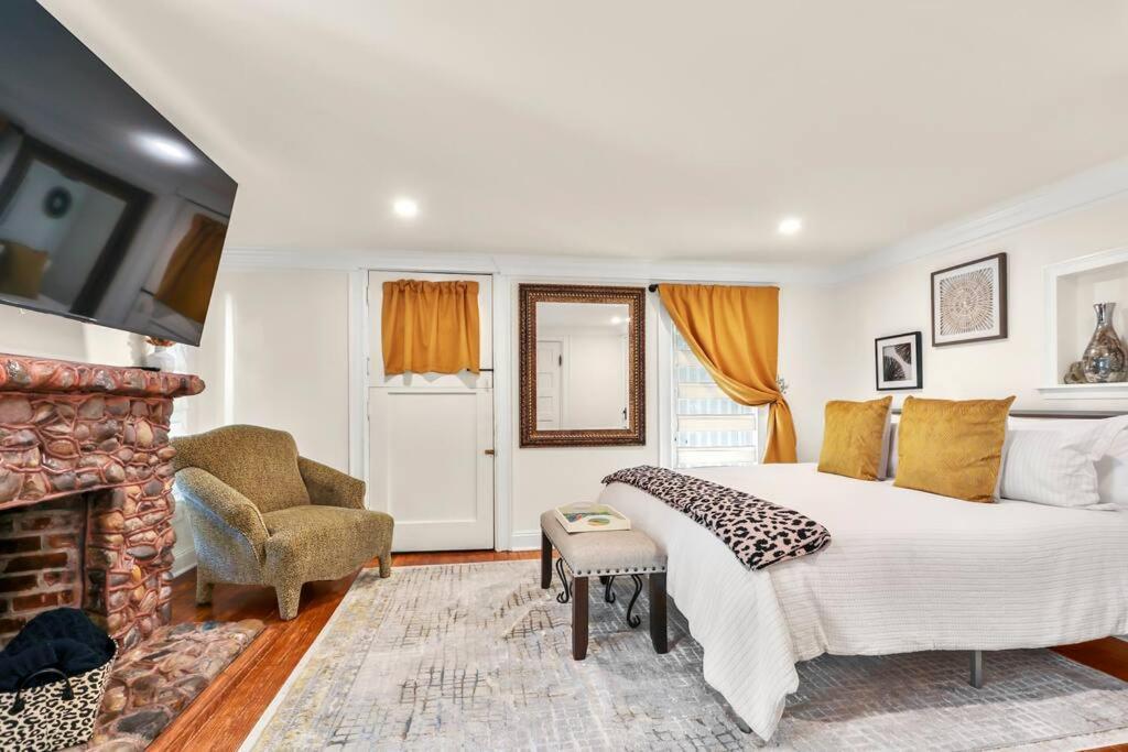 New2/2 Garden Historic Apartment *