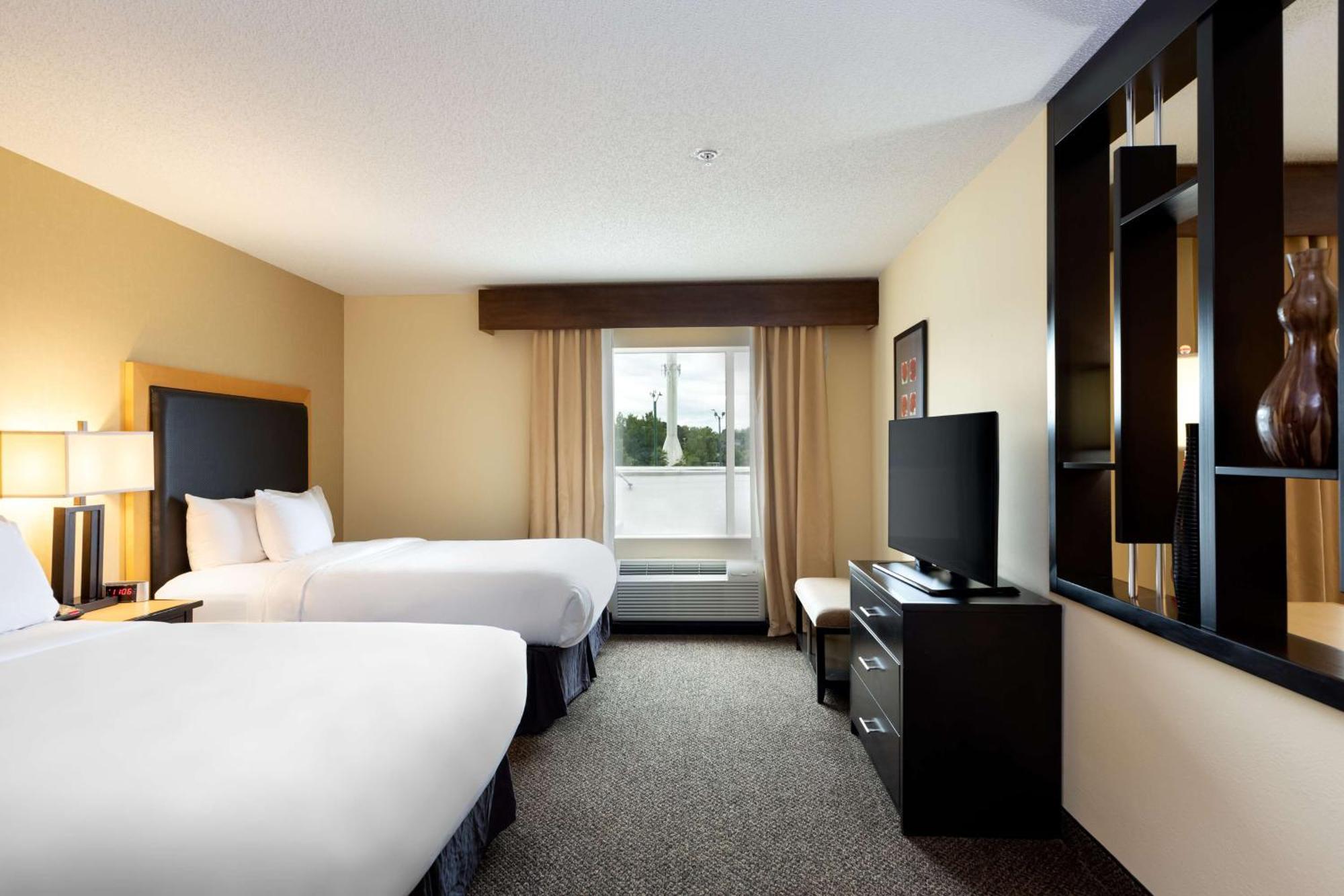 Doubletree By Hilton Airport 4*