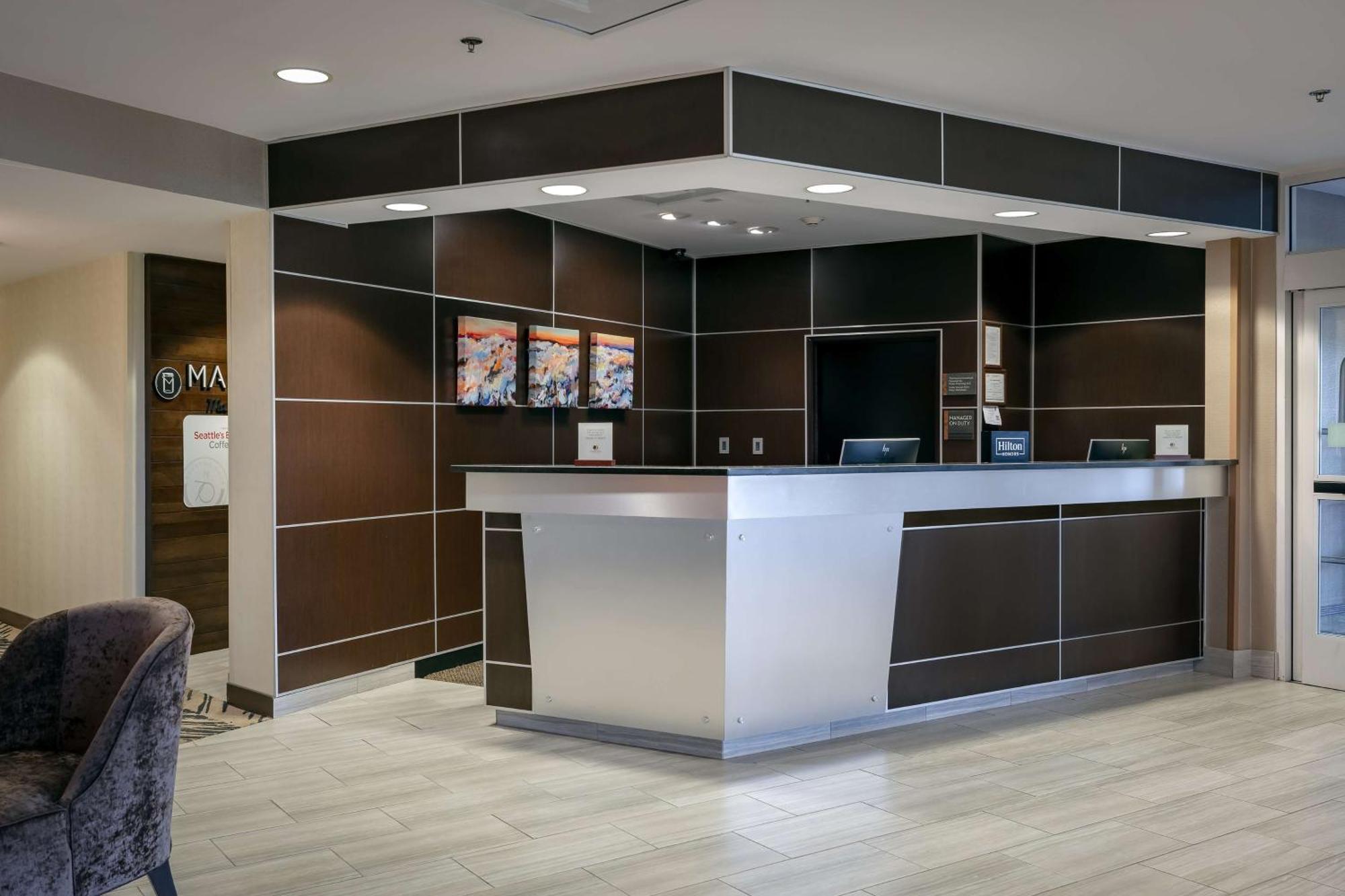 Doubletree By Hilton Airport Hotel 4*