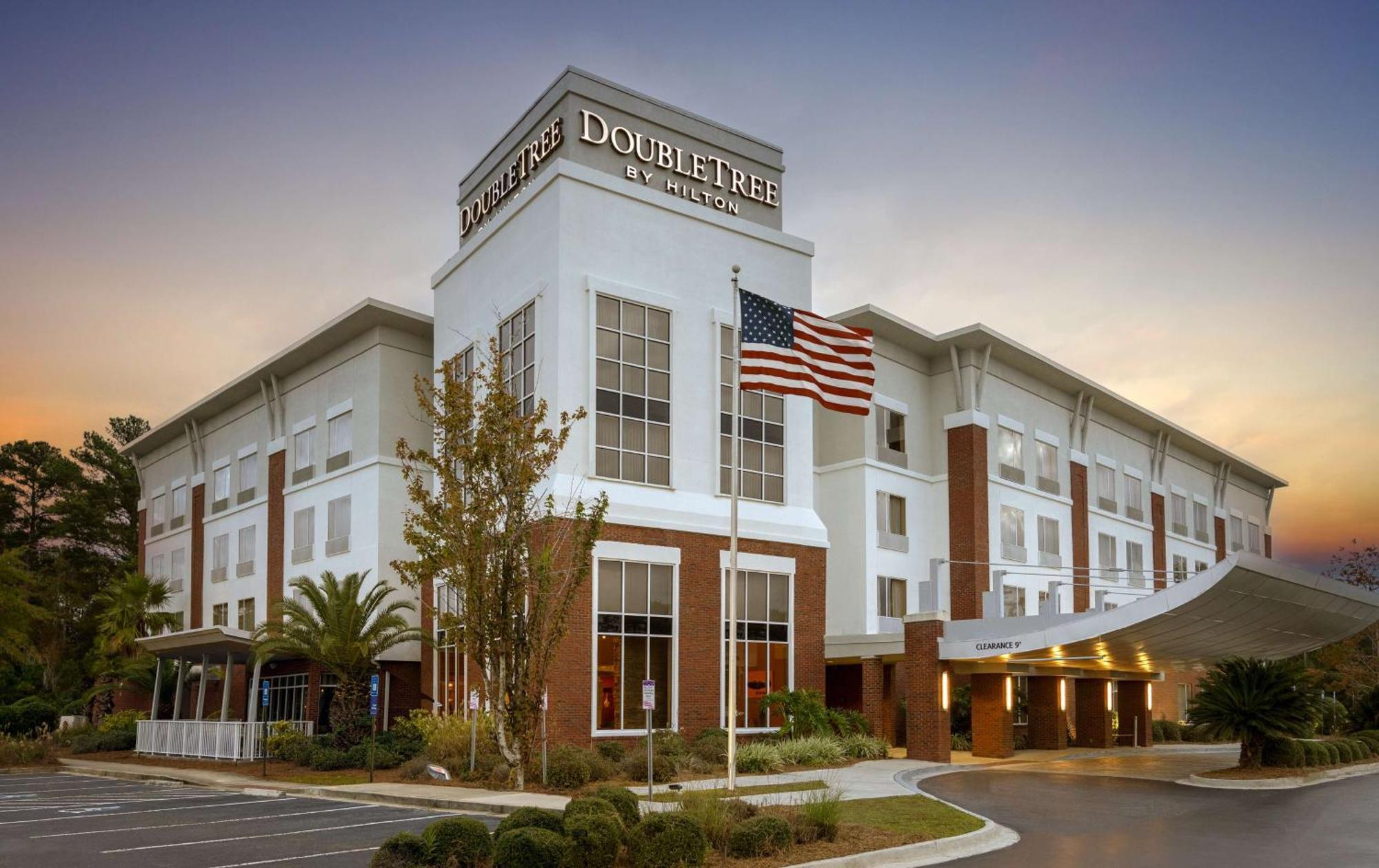Doubletree By Hilton Airport 4*