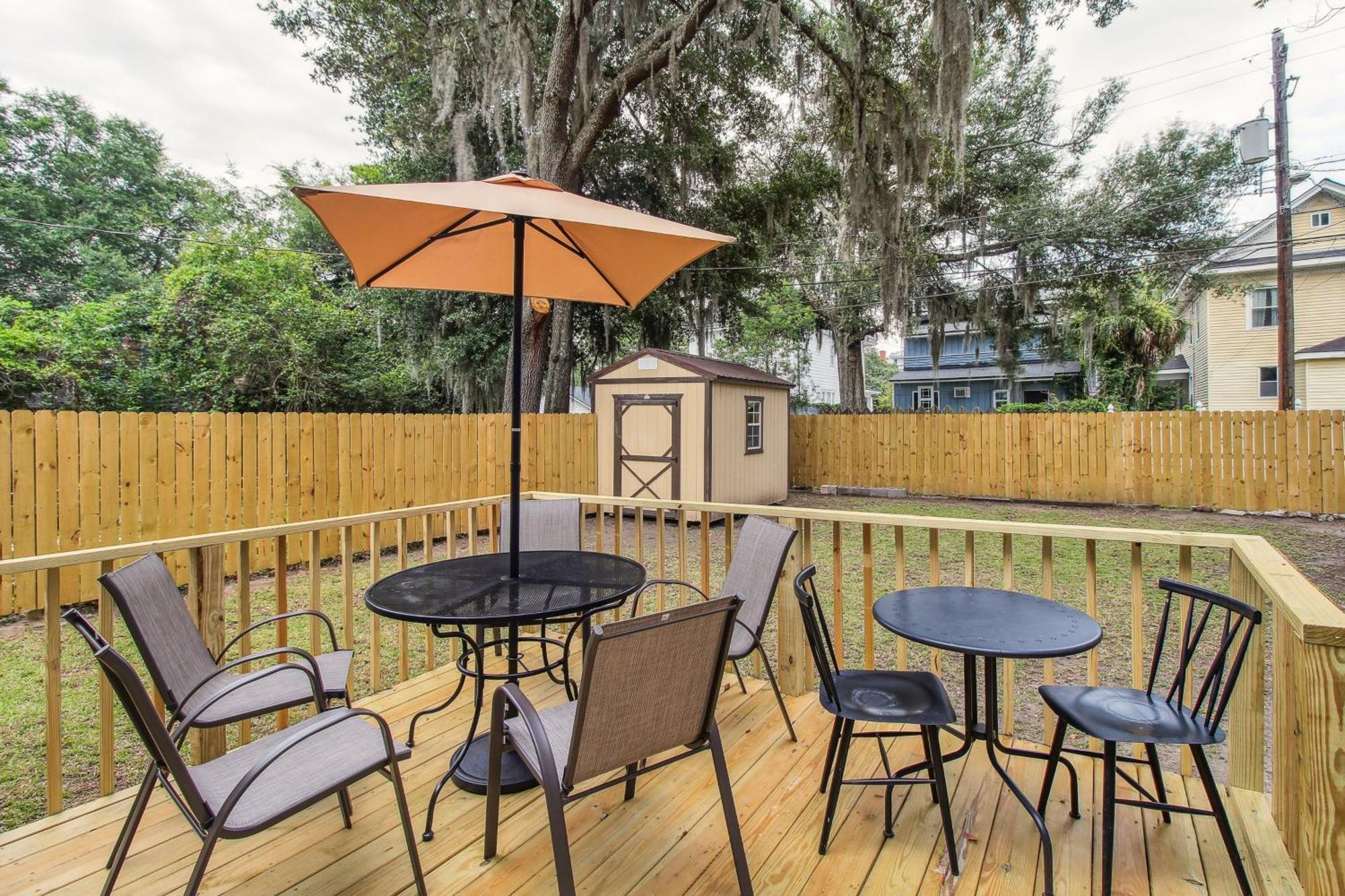 With Patio And Grill About 2 Mi To Downtown Holiday home