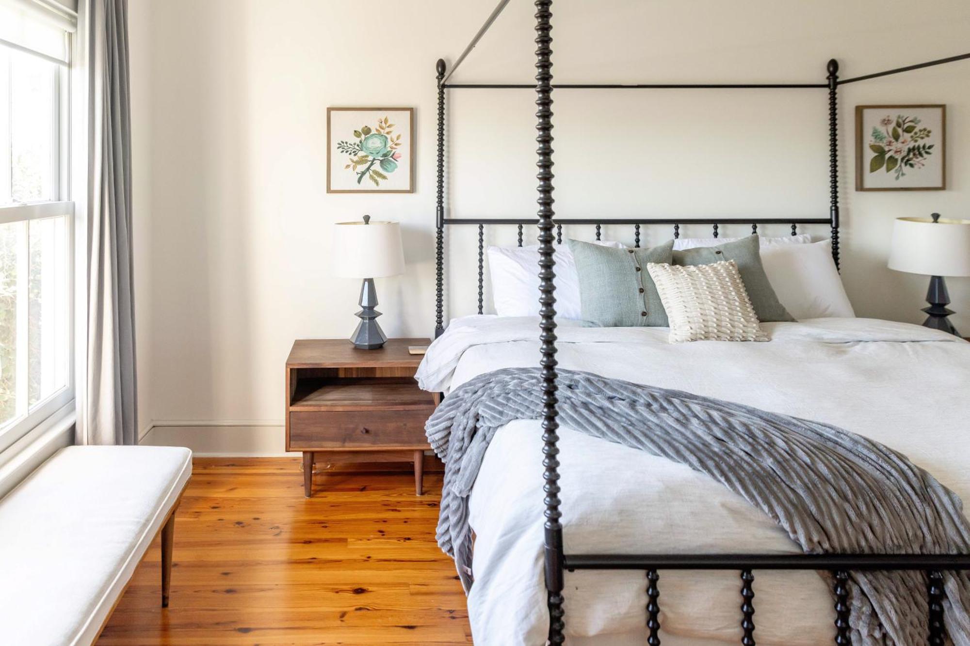 2 King Bedrooms-Luxury On Historic Crawford Square