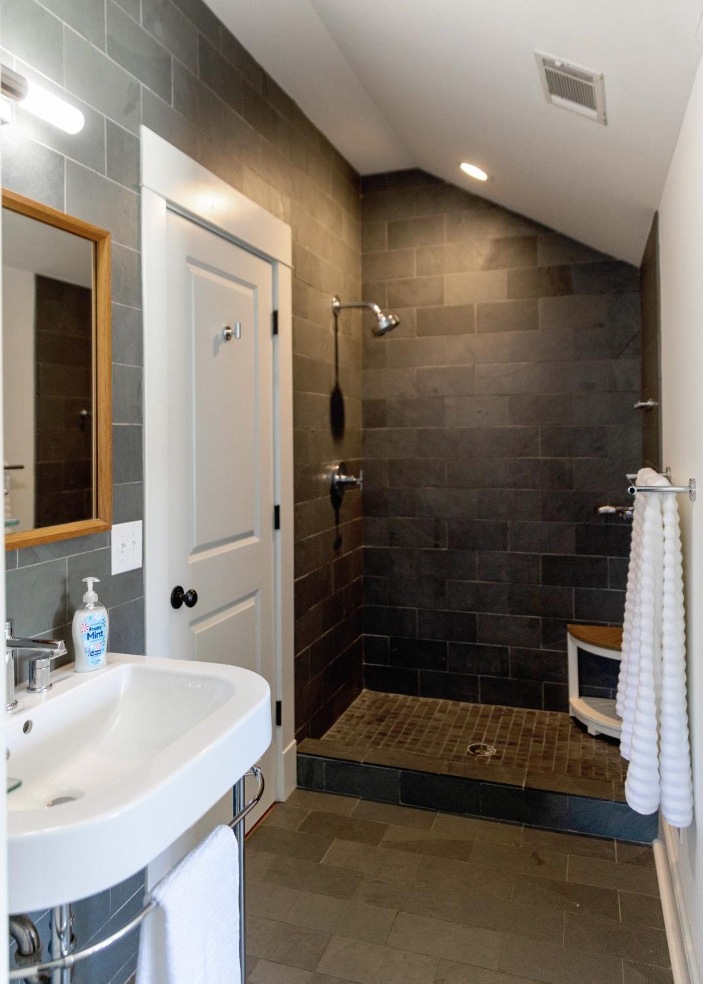 2 King Bedrooms-Luxury On Historic Crawford Square Apartment *