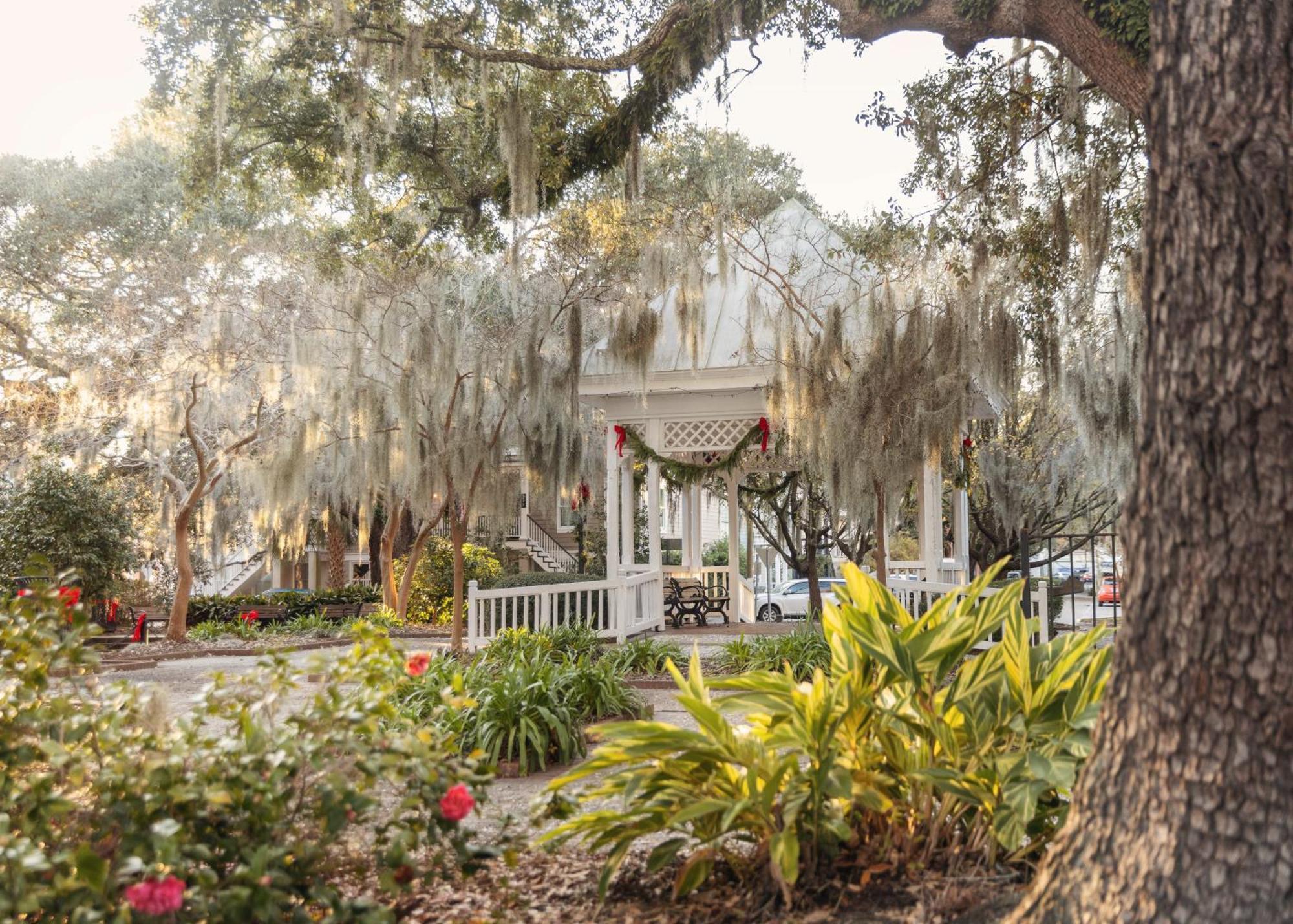 2 King Bedrooms-Luxury On Historic Crawford Square Apartment Savannah