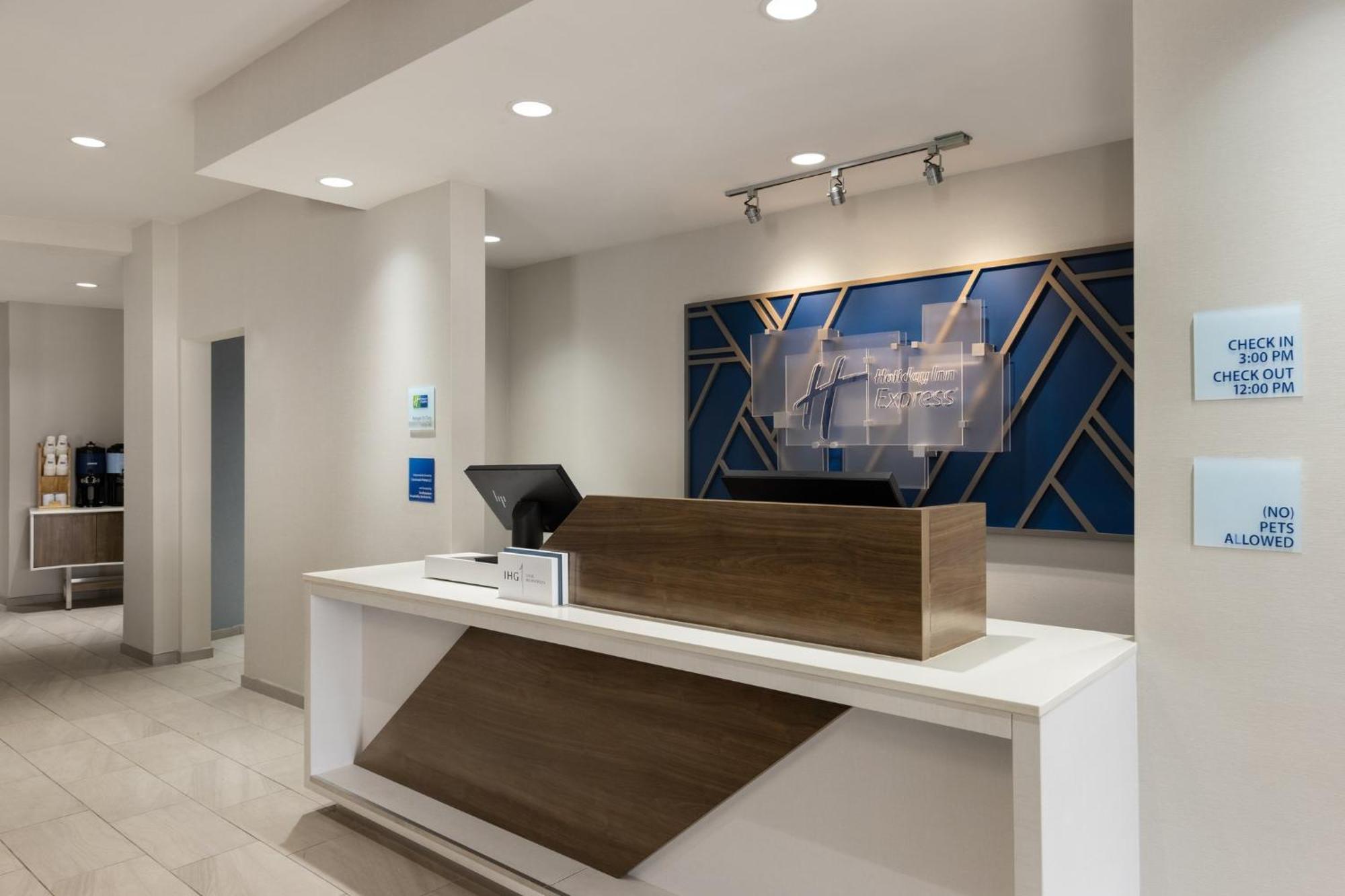Express Airport By Ihg Hotel Savannah