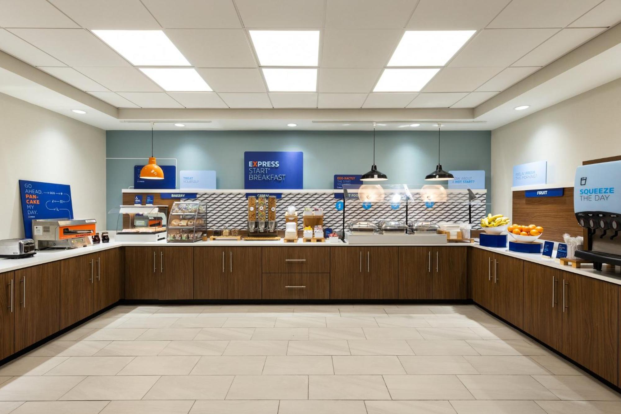 Express Airport By Ihg Savannah
