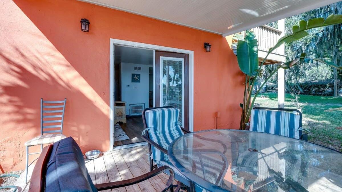 Apartment Retro Rainbow At Herb River- Orange Oasis #1 Savannah